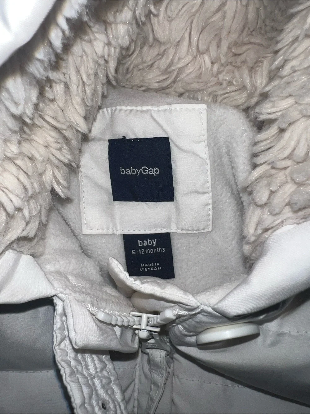 GAP cream colored
